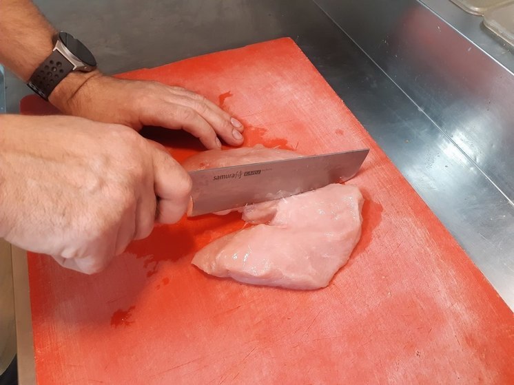 Северянам рассказали о правилах выбора куриного мяса