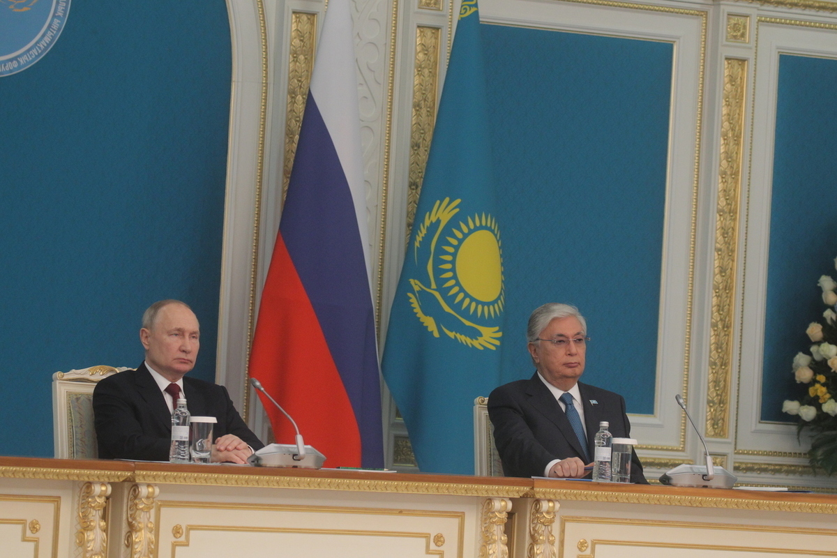 Путин пригласил Токаева в Петербург на два мероприятия