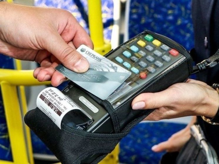Кировский общественный транспорт осваивает бескондукторный проезд