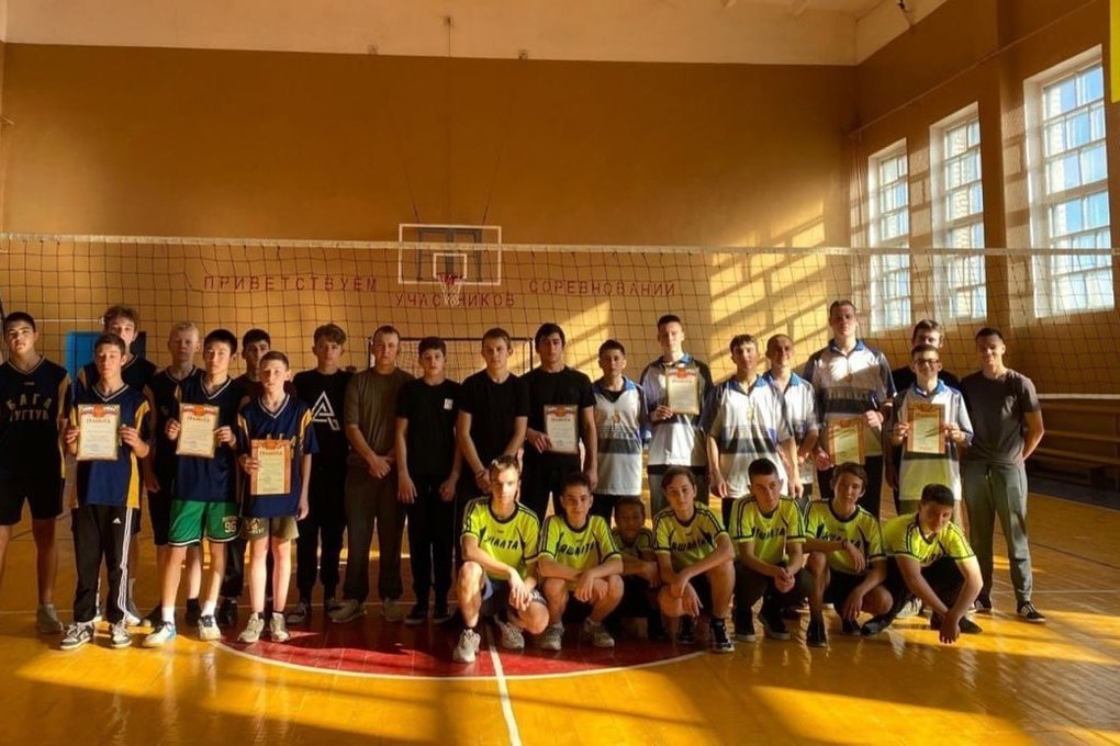 В райцентре Калмыкии прошел турнир по волейболу среди юношей