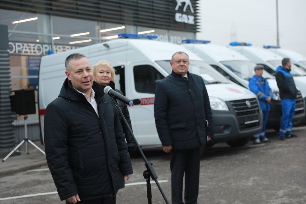 Ярославские больницы получили 12 новых машин скорой помощи