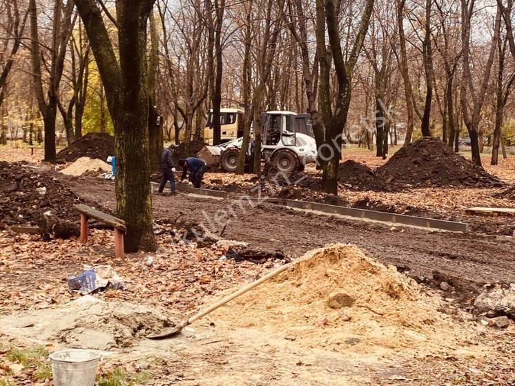 В Донецке приступили к реставрации сквера “Строитель”