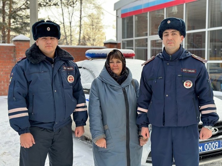 Сотрудники полиции в Иркутске спасли женщину с аппендицитом