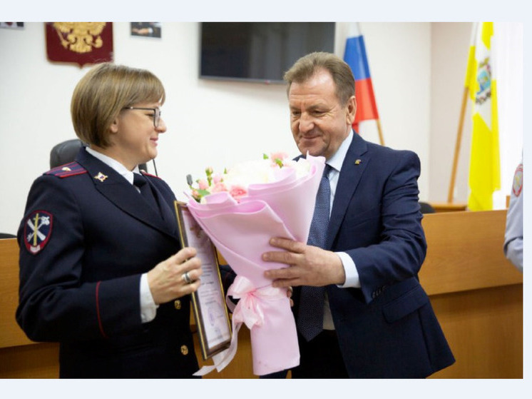 Мэр Ставрополя вручил награды сотрудникам полиции