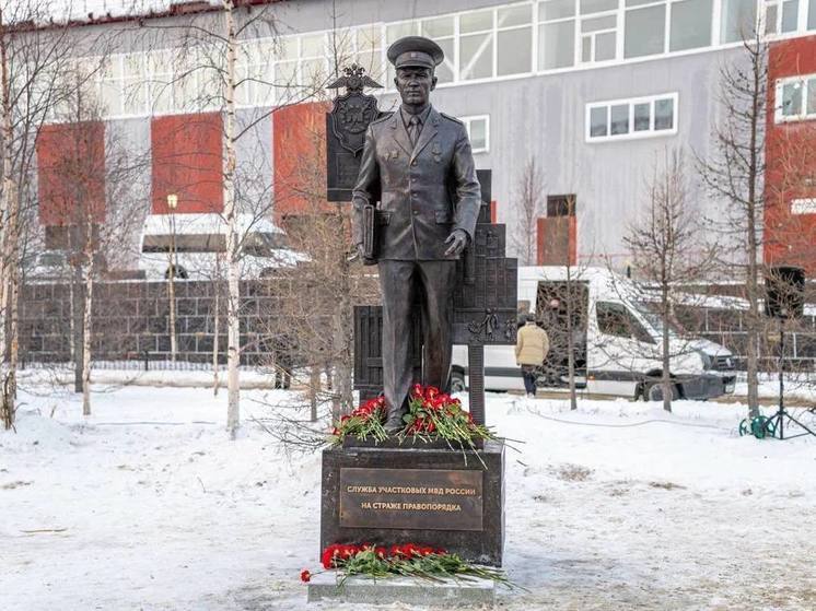 В Салехарде установили памятник участковому: прообразом стал ветеран ВОВ Шакуров