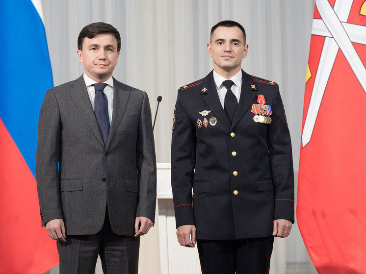 Лучших тульских полицейских наградили в профессиональный праздник
