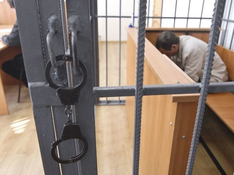 Суд в Москве арестовал трех бывших следователей СКР
