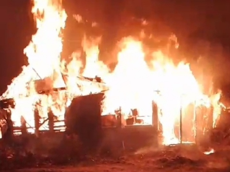 Жилой дом полностью уничтожен огнём в Красногорске