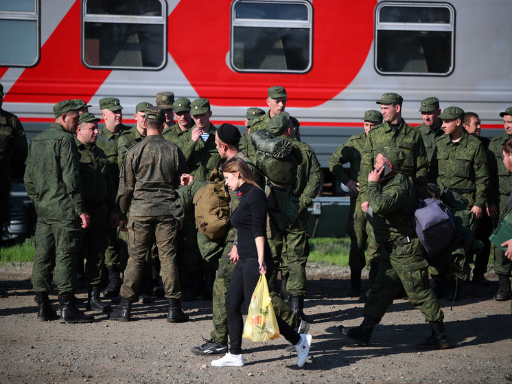 В Астраханской области контракт на военную службу заключили 2,5 тысячи человек