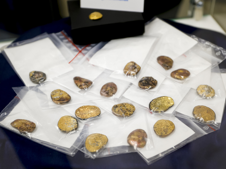 Археологи нашли в Японии тайник с первой китайской валютой