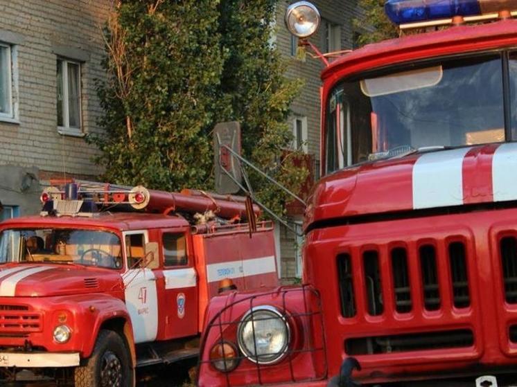 В Краснодаре пожарные потушили пожар в офисном здании