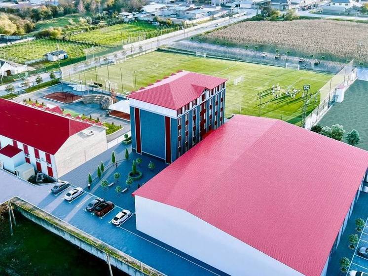 Глава Кабардино-Балкарии посетил новый спортивный комплекс в Кенже