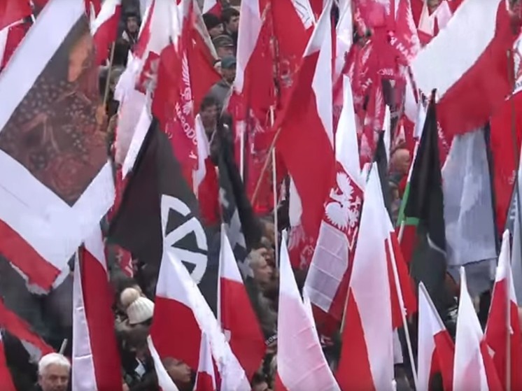 В Варшаве в День независимости Польши прошел марш националистов