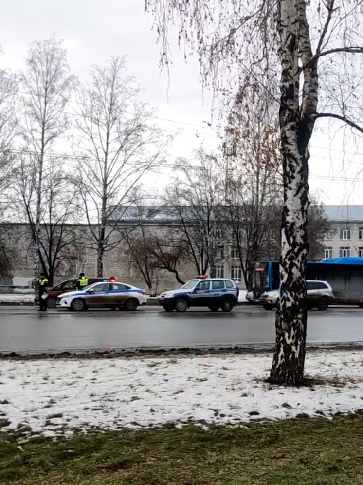 Автомобиль перевернулся на крышу в Кемерове