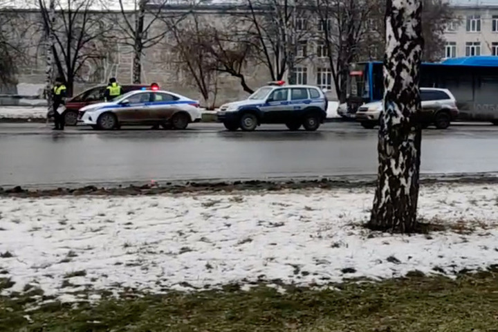 Автомобиль перевернулся на крышу в Кемерове