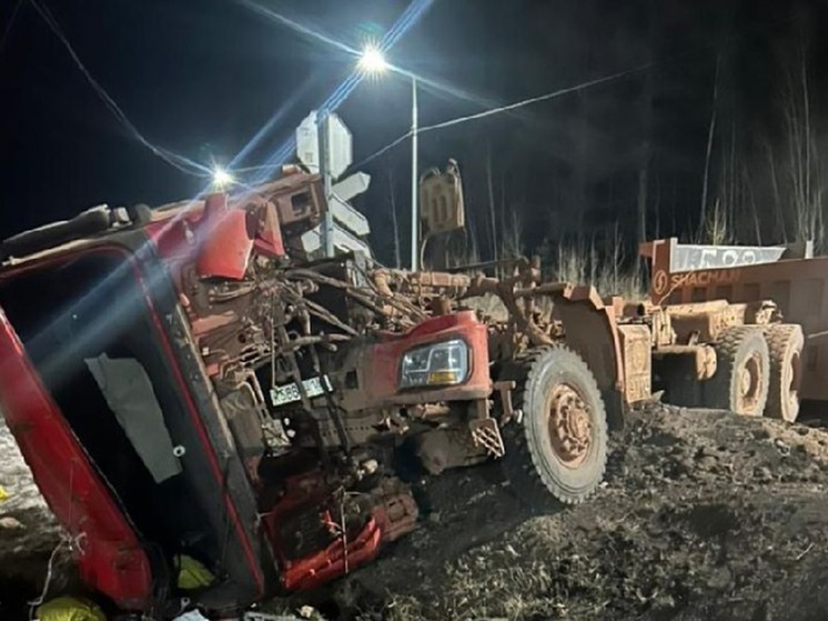 По факту столкновения поезда из Бурятии с грузовиком возбудили уголовное дело