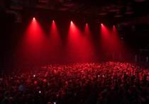 Рок-группа «Алиса» отметила свое 40-летие масштабным концертом на главной арене «Юбилейного». Для поклонников музыкантов представили световое шоу, пишет 78.ru.