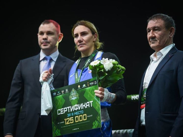 Зенфира Магомедалиева стала третьей на чемпионата по боксу в Уфе