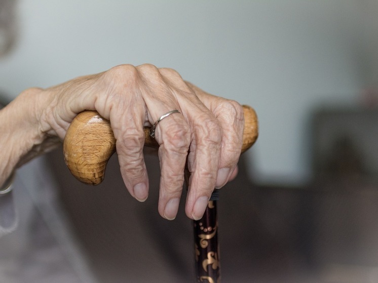В Воронеже бдительная 87-летняя старушка не дала мошенникам "раскошелить" себя на 1,9 млн