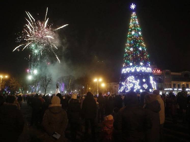 Салюты разрешат запускать в новогоднюю ночь в Псковской области