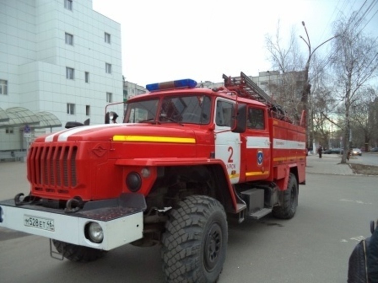 В центре Курска при пожаре в квартире обнаружили тело неизвестного мужчины