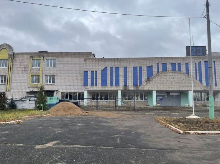 В Коврове сорваны сроки ремонта крыши и окон школы