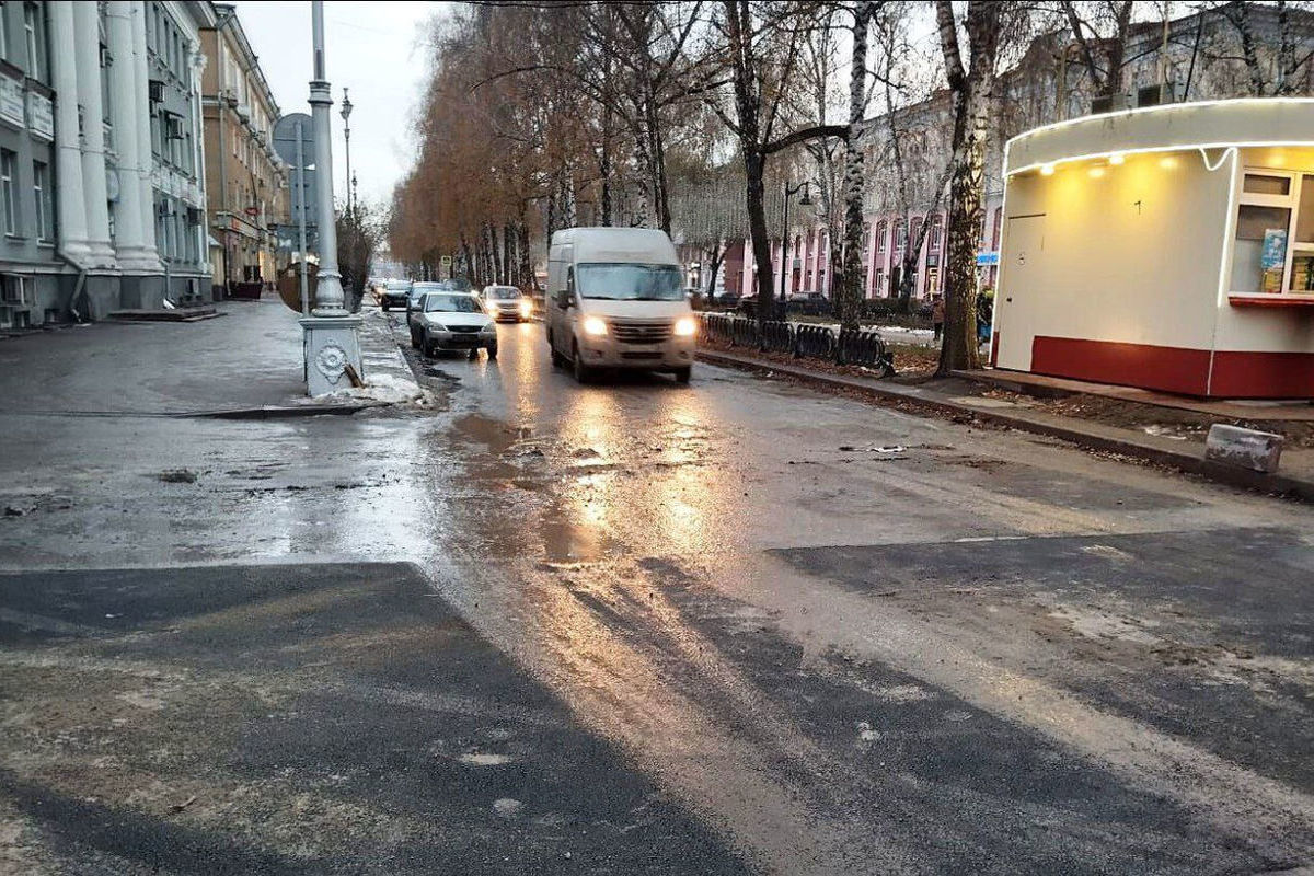 Воскресенье в кемерово. Ярославские дворы в Брагино. Грязный Брянск. Брянск грязный город.