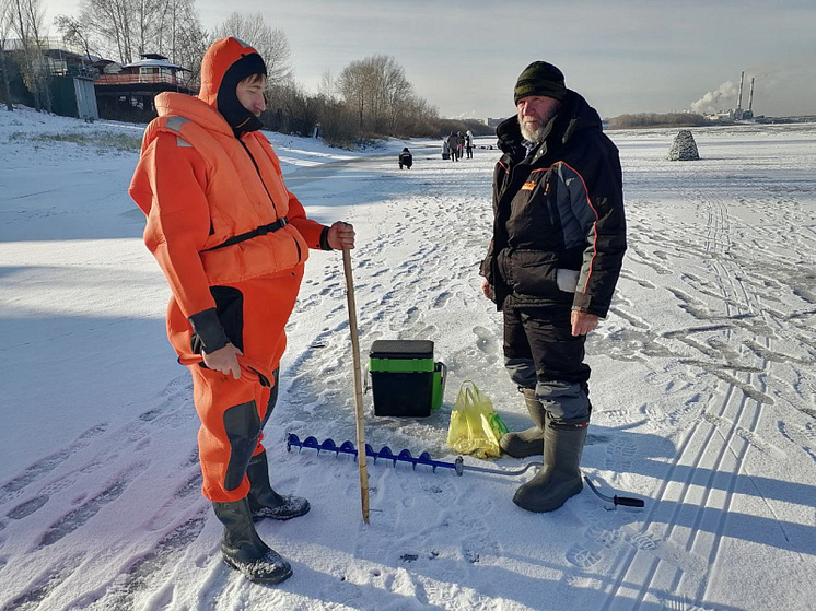 Патрули кемеровских спасателей вышли на места подледного лова