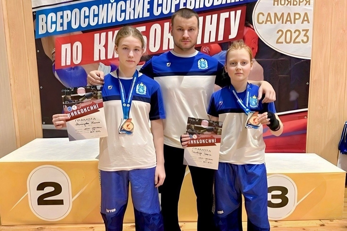 Юные спортсменки из Ноябрьска взяли бронзу всероссийского турнира по кикбоксингу