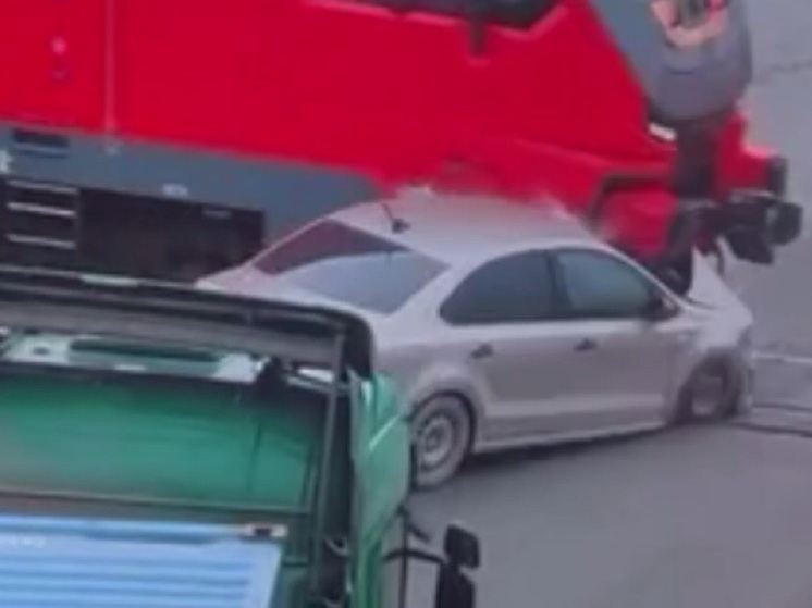 «Орлан» в Екатеринбурге столкнулся с нарушившим ПДД автомобилем