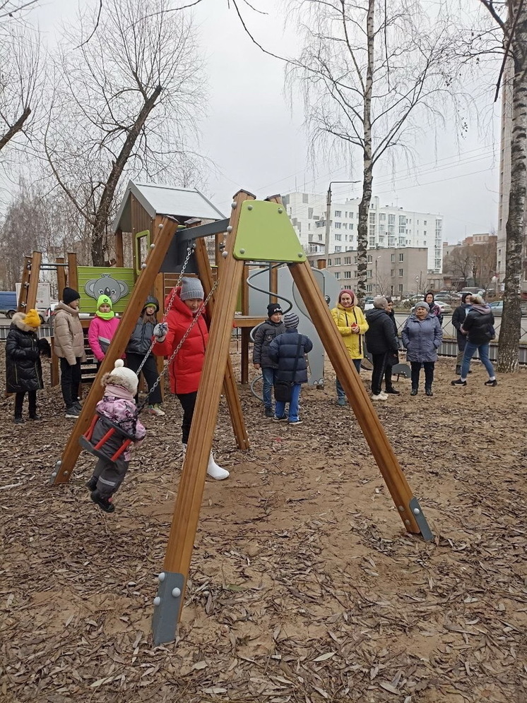 Обновленная детская площадка в Вологде на улице Мальцева, 33 сдана - МК  Вологда