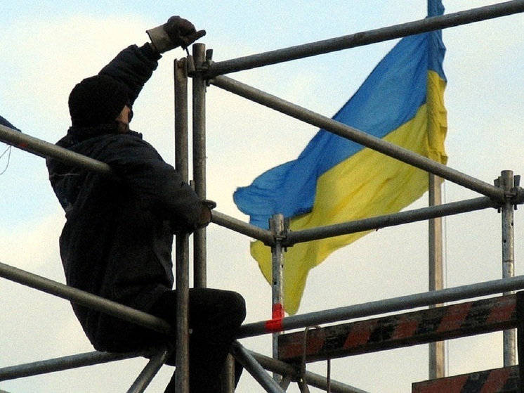 Власти российского города ответили возмутившимся украинским флагам жителям