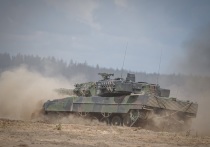 Военный эксперт, полковник в отставке Виктор Литовкин в беседе с «Лентой.ру» заявил, что танки Т-72М, которые страны Запада могут поставить Киеву вместо Leopard 2, не уступают современным моделям, а во многом даже их превосходят, но даже этих поставок не хватит стране для успехов на поле боя.