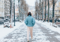 Реабилитолог Александр Шишонин сообщил, что прогулки на холоде гораздо полезнее прогулок в теплую погоду