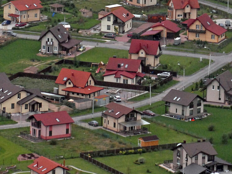 Бывшая супруга Сергея Безрукова купила дом в Подмосковье