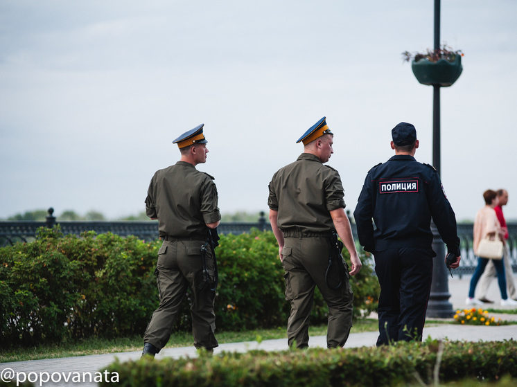 Астраханские полицейские прогулялись в «студенческом городке» и забрали в отдел 5 человек