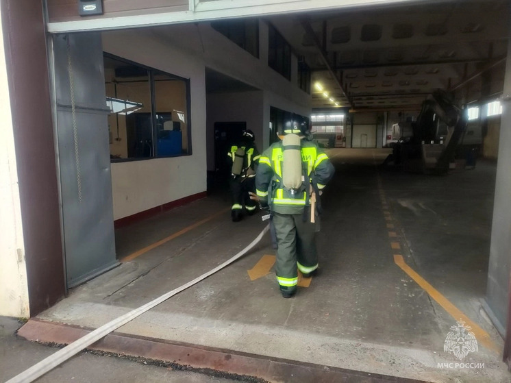 В Десногорске прошли занятия пожарных на автотранспортном предприятии