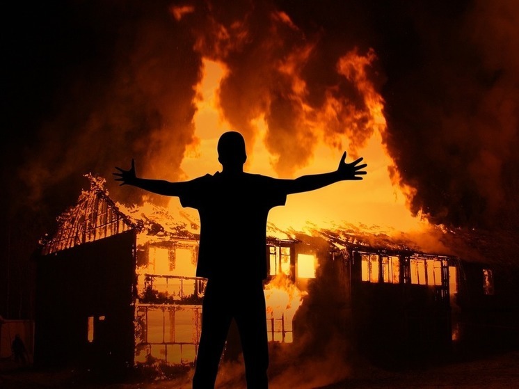 Барнаулец пытался сжечь дом бывшей жены
