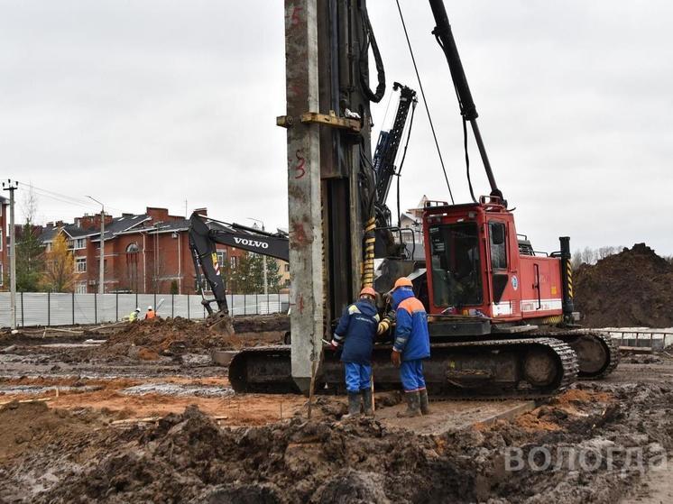 Более 200 свай для опор забили для строительства Некрасовского моста в Вологде