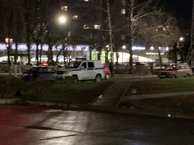 В Рязани полиция оцепила территорию возле опоры ЛЭП из-за бесхозного чемодана