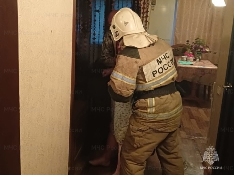 В Орле спасли пенсионерку от медленной смерти в своей квартире