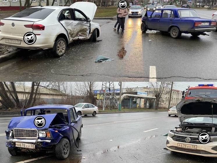 В Пензе жестко столкнулись два автомобиля с похожими номерами