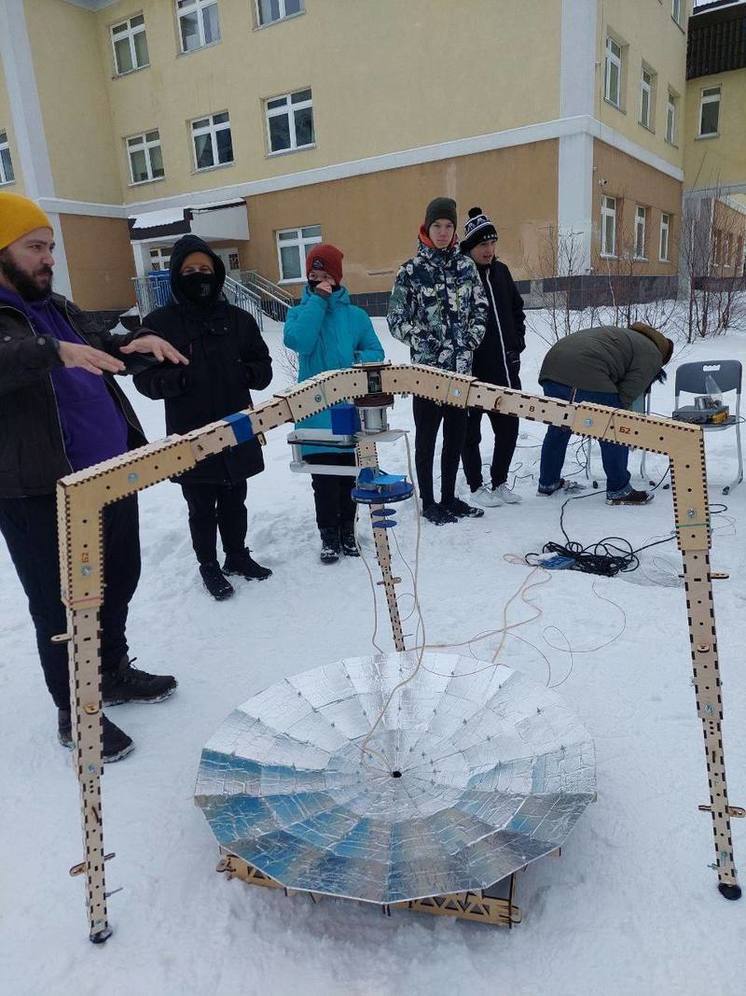 В ЯНАО школьники за неделю собрали космическую антенну для связи со спутниками