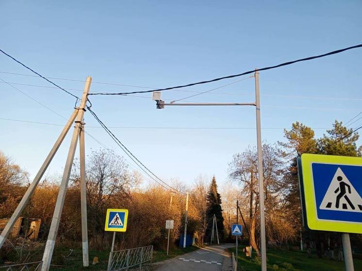В Апшеронском районе после вмешательства прокуратуры установили светофор и дорожные знаки возле школы