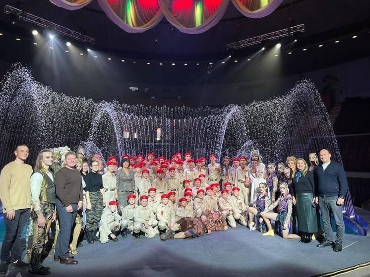 Цирковое представление для детей из Снежного организовали в Самаре