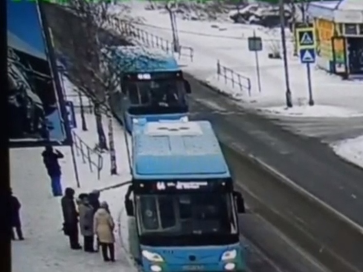 В Архангельске пострадавший в аварии с автобусом пенсионер скончался в больнице