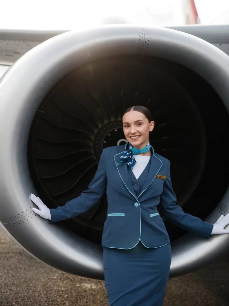 Бортпроводница АК «Ямал» вышла в финал конкурса самых красивых стюардесс
