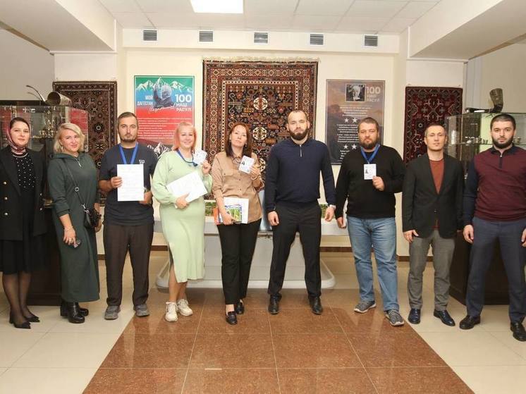 В Дагестане гидам выдали аттестационные карточки