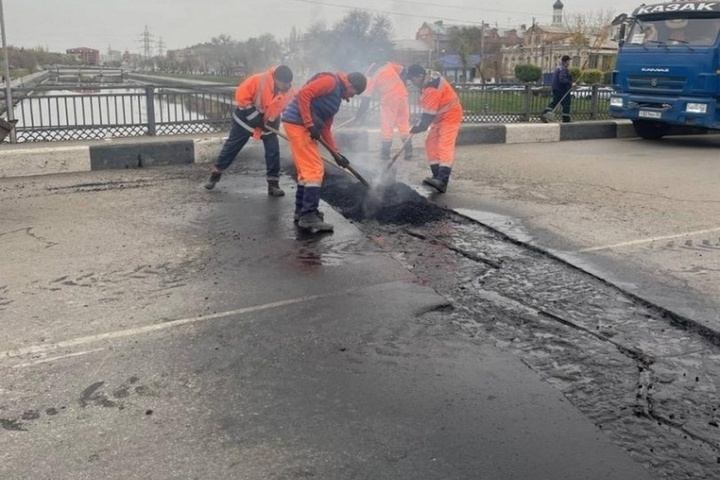 В Астрахани отремонтировали Сапожниковский мост