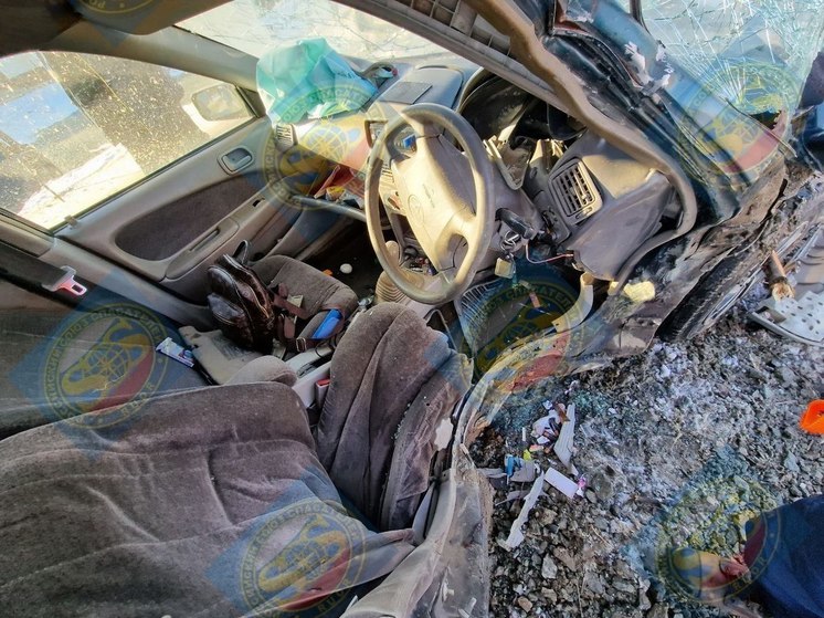 Девушку зажало в автомобиле после ДТП в Южно-Сахалинске